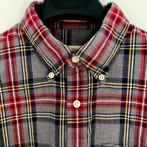 Brooks Brothers Red Fleece casual button down shirt. Size men’s M.